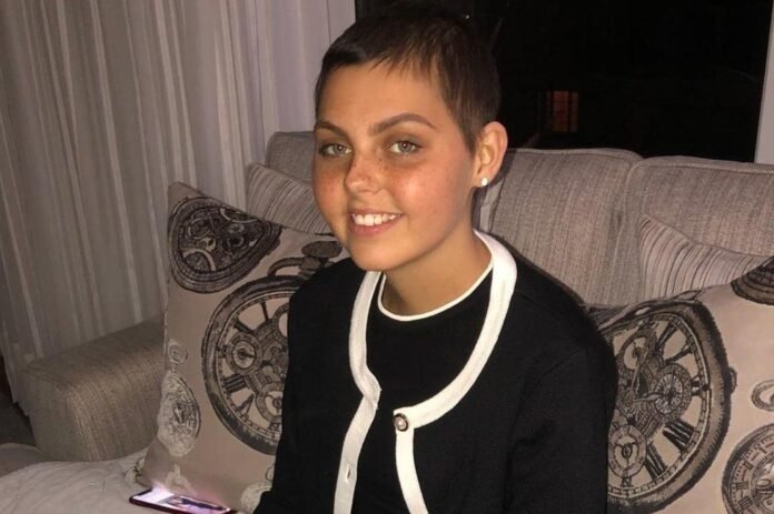 Teen Cancer Survivor Shares Revelation of Severity After Radiographer Tears Up During Scan - The Hard News Daily