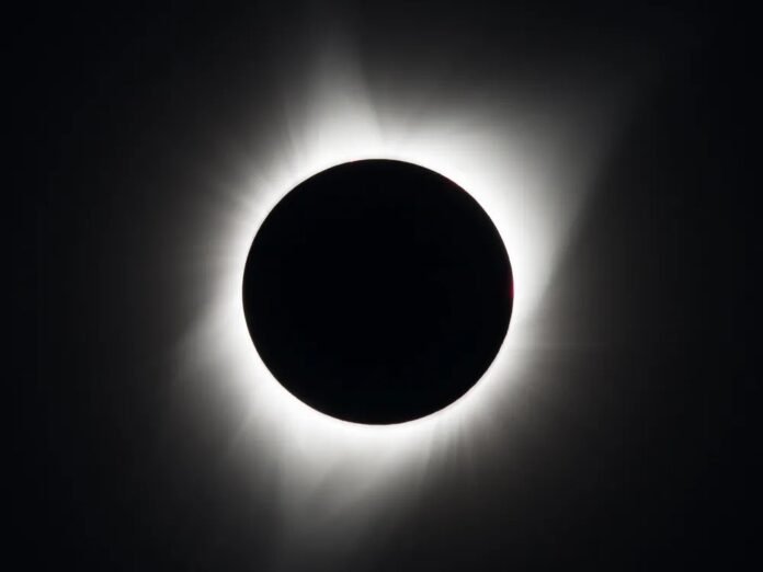 What Should You Avoid Doing During the Total Solar Eclipse on April 8, 2024? - The Hard News Daily